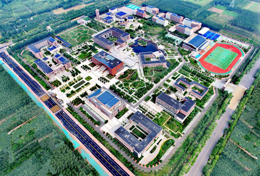 学校简介图2.jpg
